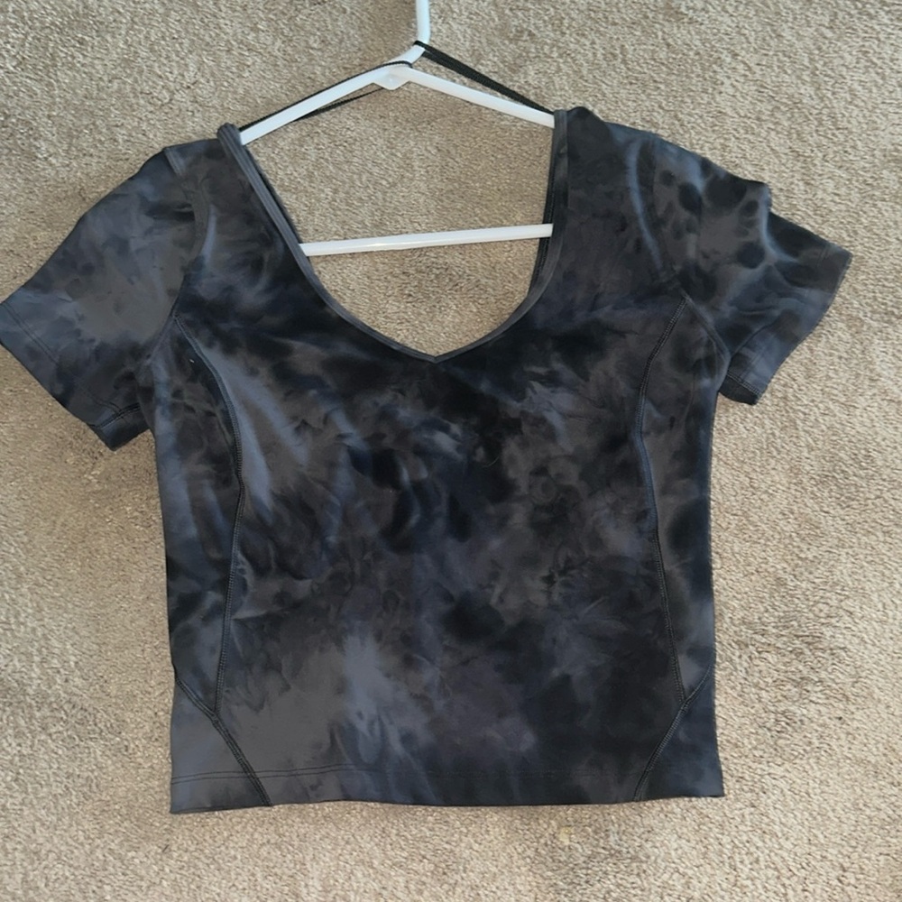 Size 6, Lululemon crop top